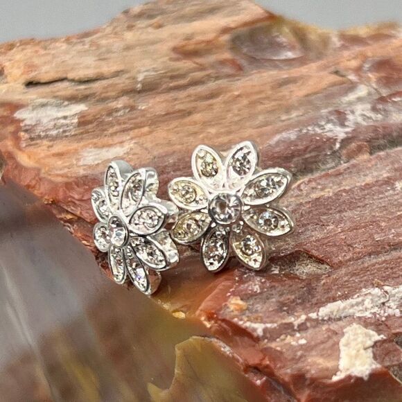 Kawaii Floral Post Swarovski Crystals Statement Earrings - Picture 7 of 14